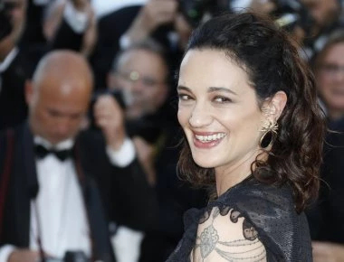 Μήνυμα κατά των βιαστών από την ηθοποιό Αζία Αρτζέντο στις Κάννες